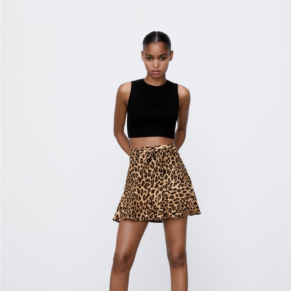 Zara Animal print skort